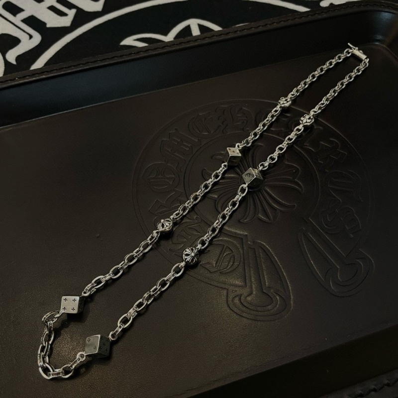 Ch*0me He**ts necklaces